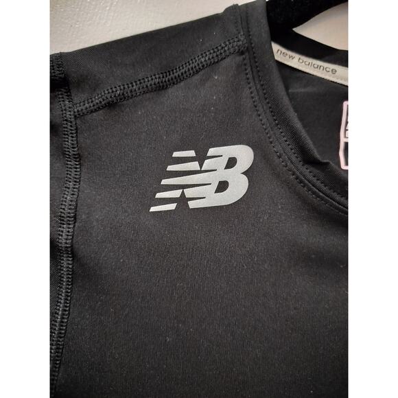 New Balance Women’s XXS Black Athletic Tee Short Sleeve Performance Top - Picture 2 of 5